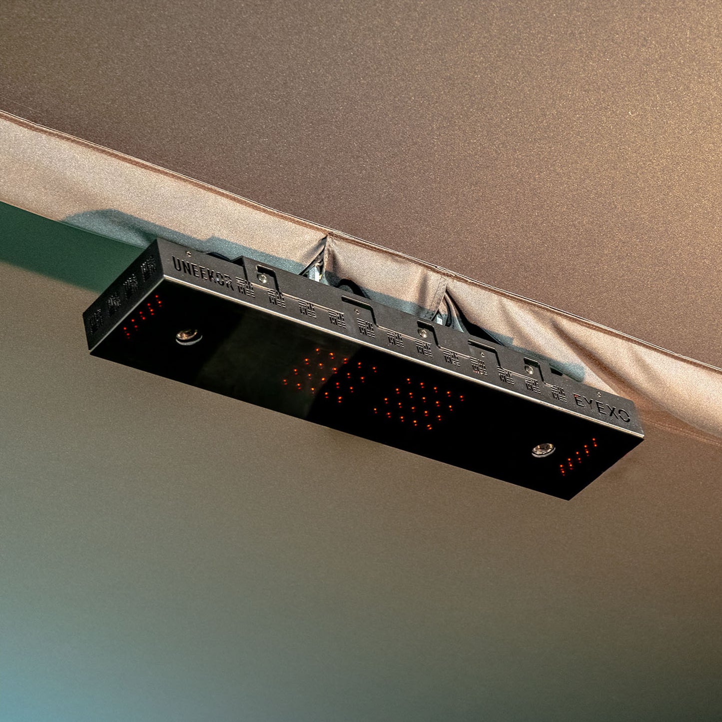 Uneekor EYE XO Overhead Launch Monitor