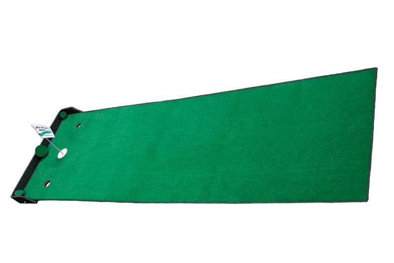 Competitor Putting Greens